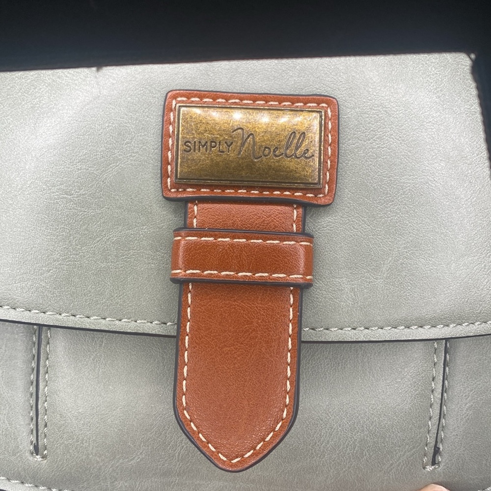 Simply Noelle Jade green faux leather convertible crossbody clutch - Picture 4 of 11